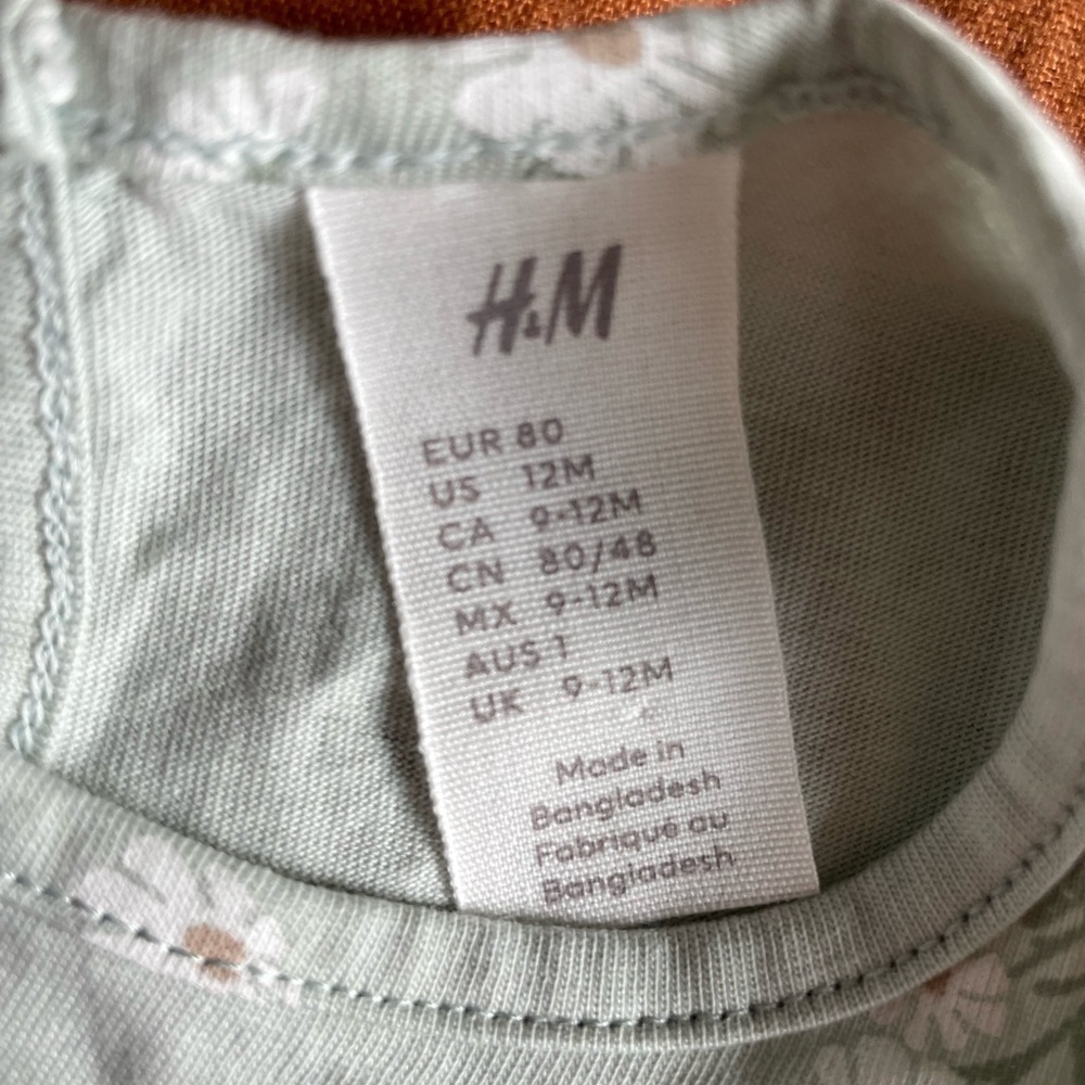 Bundle of H&M Bunny Sweater & Sage Green Floral Dress Girls 12M - Picture 8 of 10